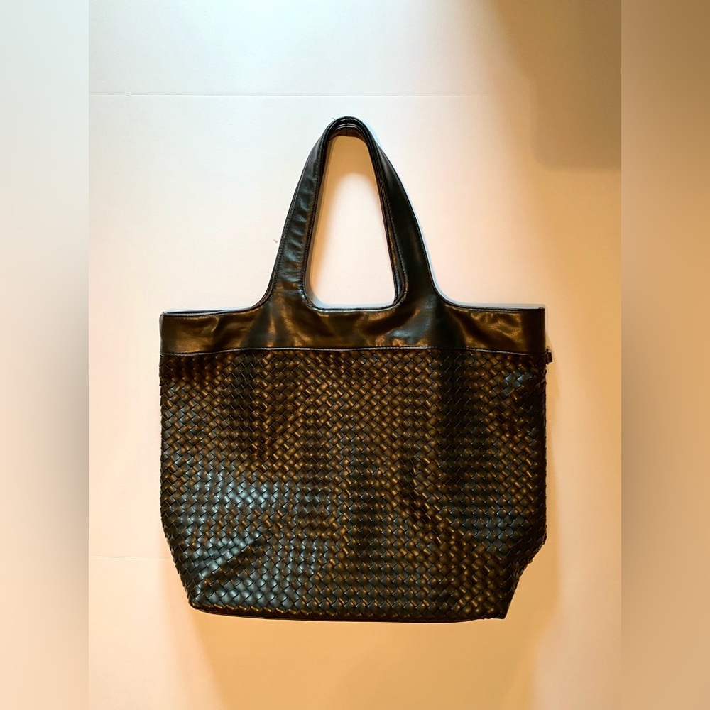 Black Basketweave Abbonne Large Tote with Multiple Pockets, Excellent Condition